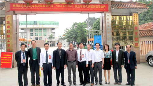 Đoàn lãnh đạo cấp cao Trường CĐ nghề Viglacera thăm và làm việc tại Trung Quốc