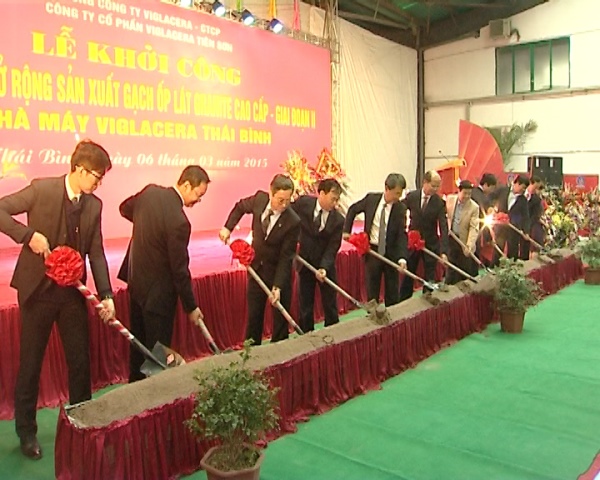 (ThaibinhTV) - Thứ trưởng Bộ Xây dựng Nguyễn Trần Nam dự lễ khởi công dự án đầu tư mở rộng sản xuất Gạch ốp lát Granite cao cấp tại Thái Bình