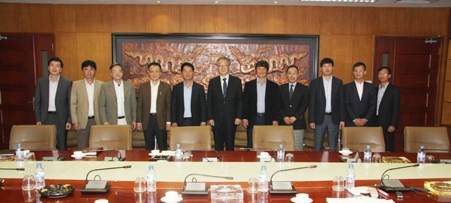 Tổng giám đốc điều hành Tập đoàn Nippon Sheet Glass – Nhật Bản thăm và làm việc với Viglacera