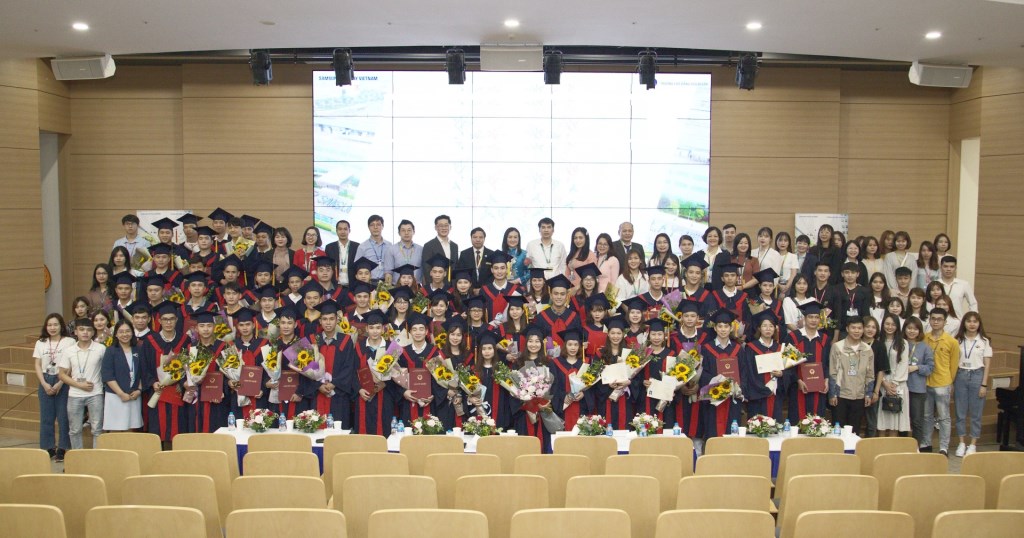 Trường Cao đẳng Viglacera tổ chức Lễ tốt nghiệp cho sinh viên khóa 17 -  Tổng công ty Viglacera - CTCP