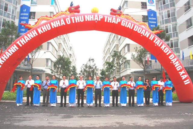 Viglacera Corporation officially inaugurated low-income housing in Phase II, launched ground-breaking for social housing in Phase III and schools in Dang Xa Urban Area II.